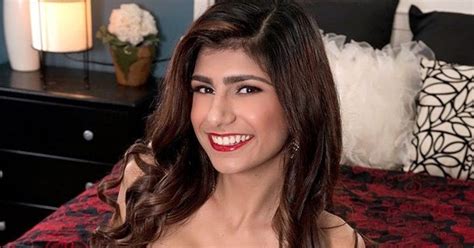 mia kahlifa boobs|Mia Khalifa Big Tits Porn Videos 